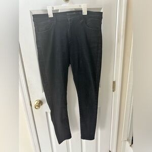 Levi Dark Wash Skinny Jeans